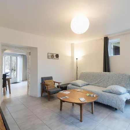 Дом отдыха Le Cerisier - Chateau Des Varennes *