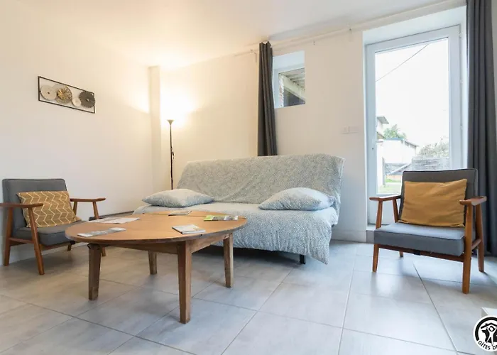 Дом отдыха Le Cerisier - Chateau Des Varennes *