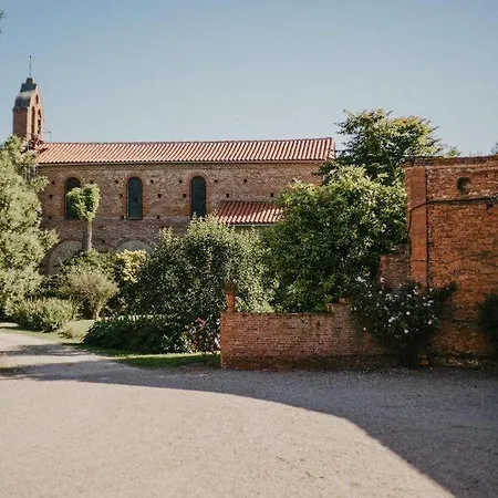 Le Cerisier - Chateau Des Varennes * Varennes (Haute-Garonne)